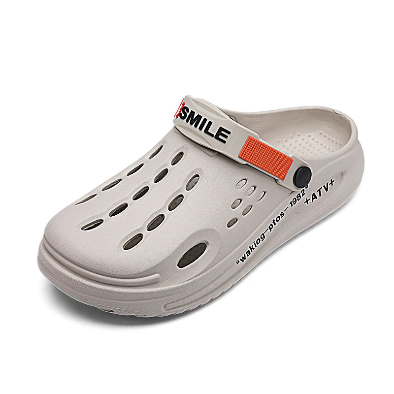 2024 Designer Men Summer Sandals Clogs Home Platform Garden Slippers Casual Slides Soft Sole Light Beach Crock Slipper