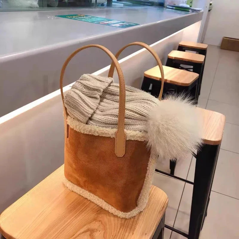 Autumn and Winter New Plush Bag High Capacity Women's Bag Suede Matte Handbag Lamb Mutot Bag Water Bucket Mother Bag Hand Bags