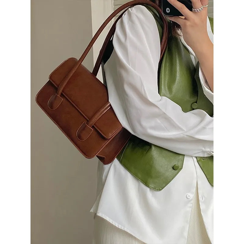 Niche design brown underarm bag women's new fashion oil wax leather messenger hand bill shoulder bag trend Hot Sale
