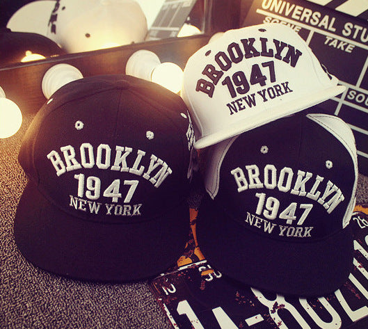 Hip Hop Hat Black And White Elements 1947 Letters Peaked Cap